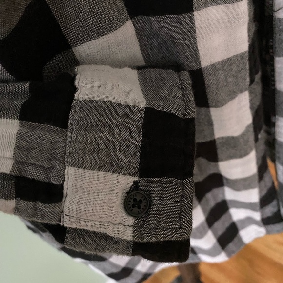 Women’s Express Tunic Style Plaid Button Down Top Size Small - Picture 3 of 6